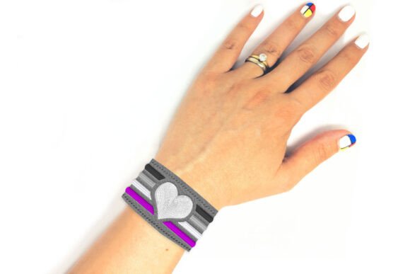Download Heart with 4 Rainbow Lines ITH Applique - Rainbow lines Collection